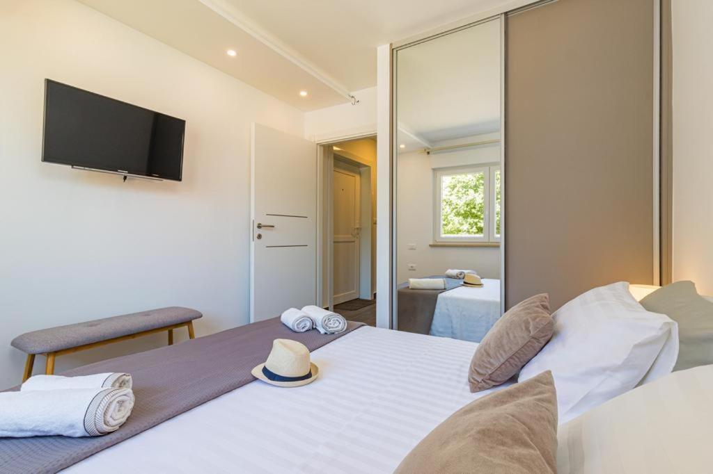 N&G New Apartment Stoja Beach プーラ エクステリア 写真