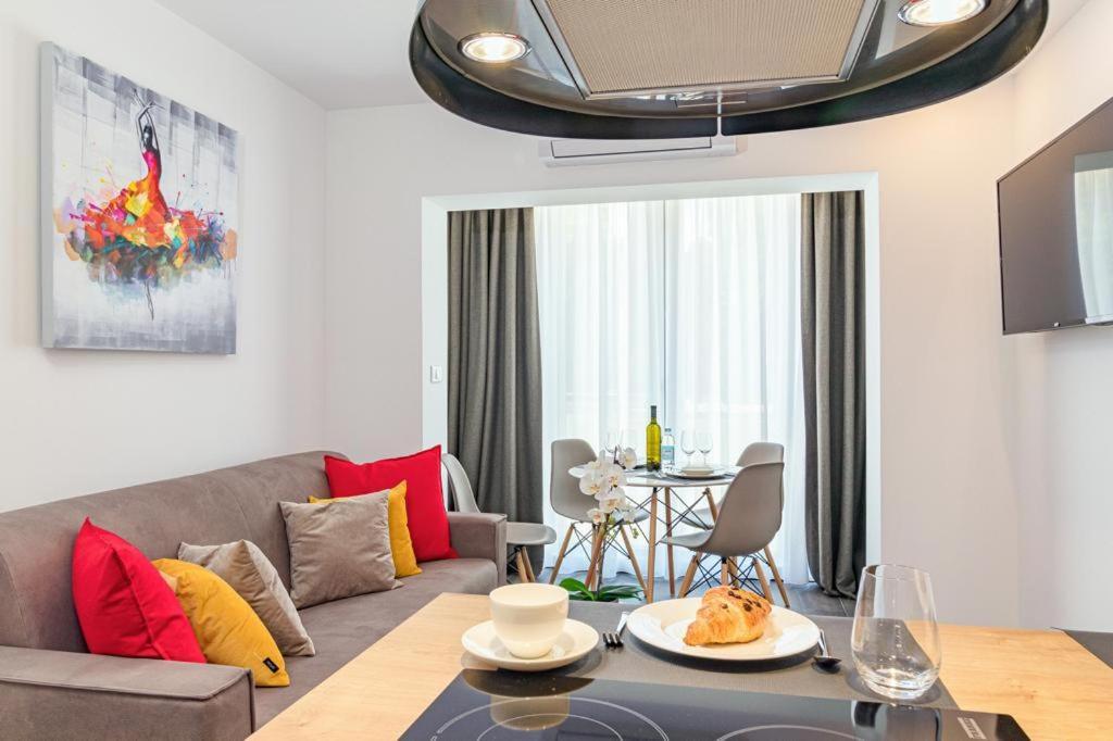 N&G New Apartment Stoja Beach プーラ エクステリア 写真