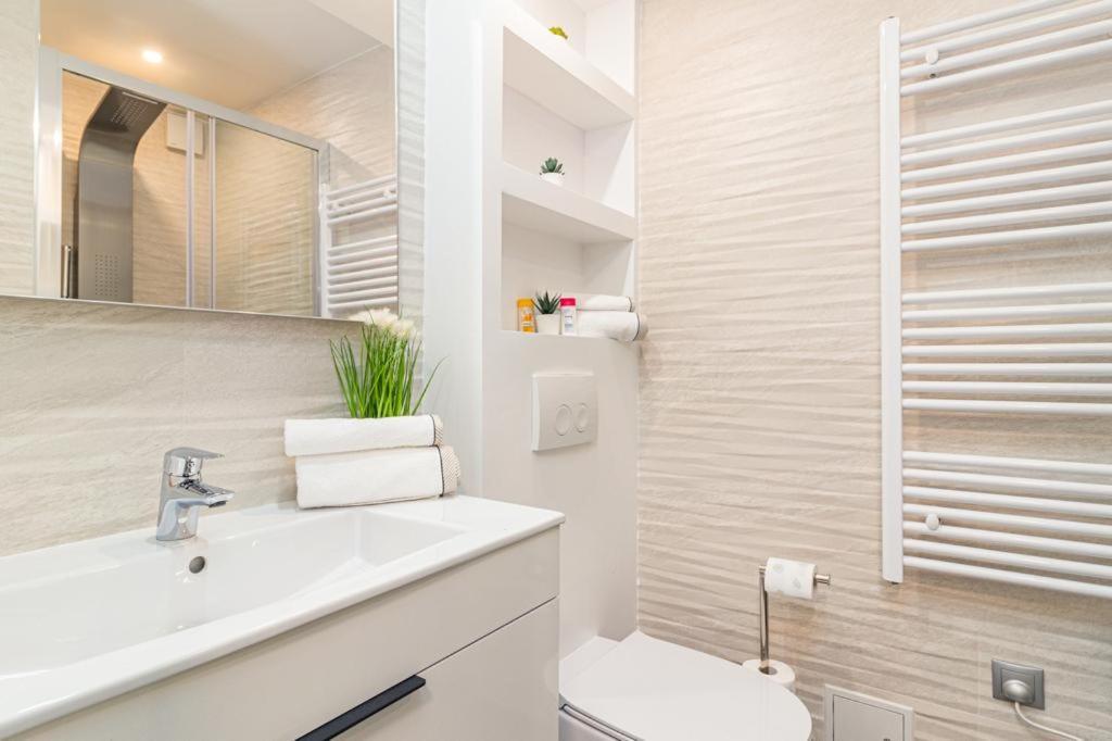 N&G New Apartment Stoja Beach プーラ エクステリア 写真